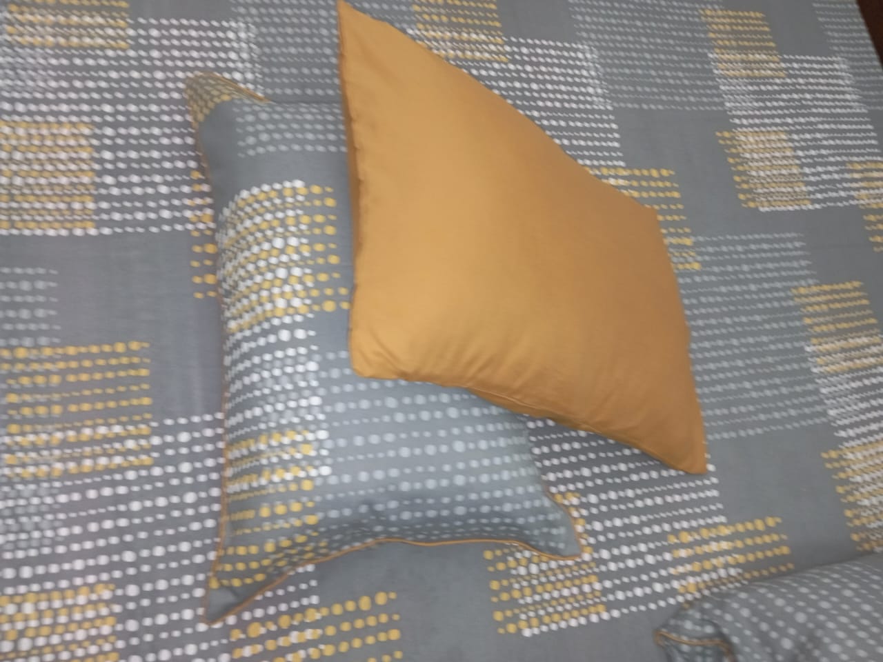 Polkadot Grey Bedsheet Set