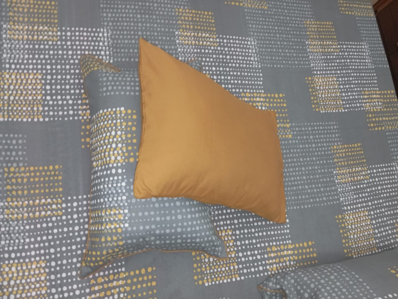 Polkadot Grey Bedsheet Set