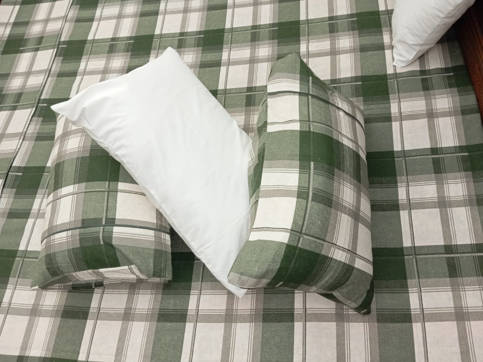 Classic Checkered Bedsheet