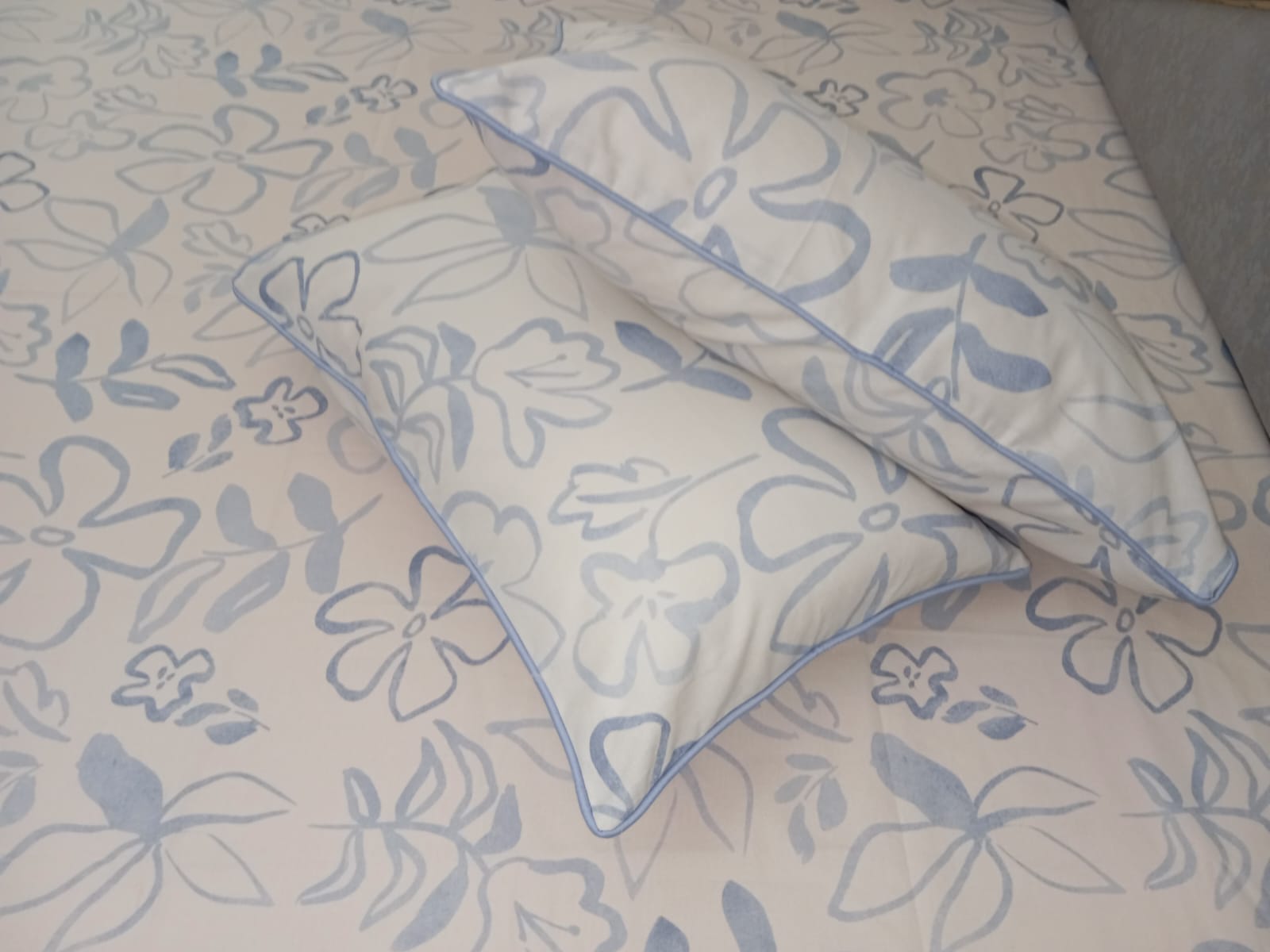 Abstract Bloom Bedsheet - Wee Dainty