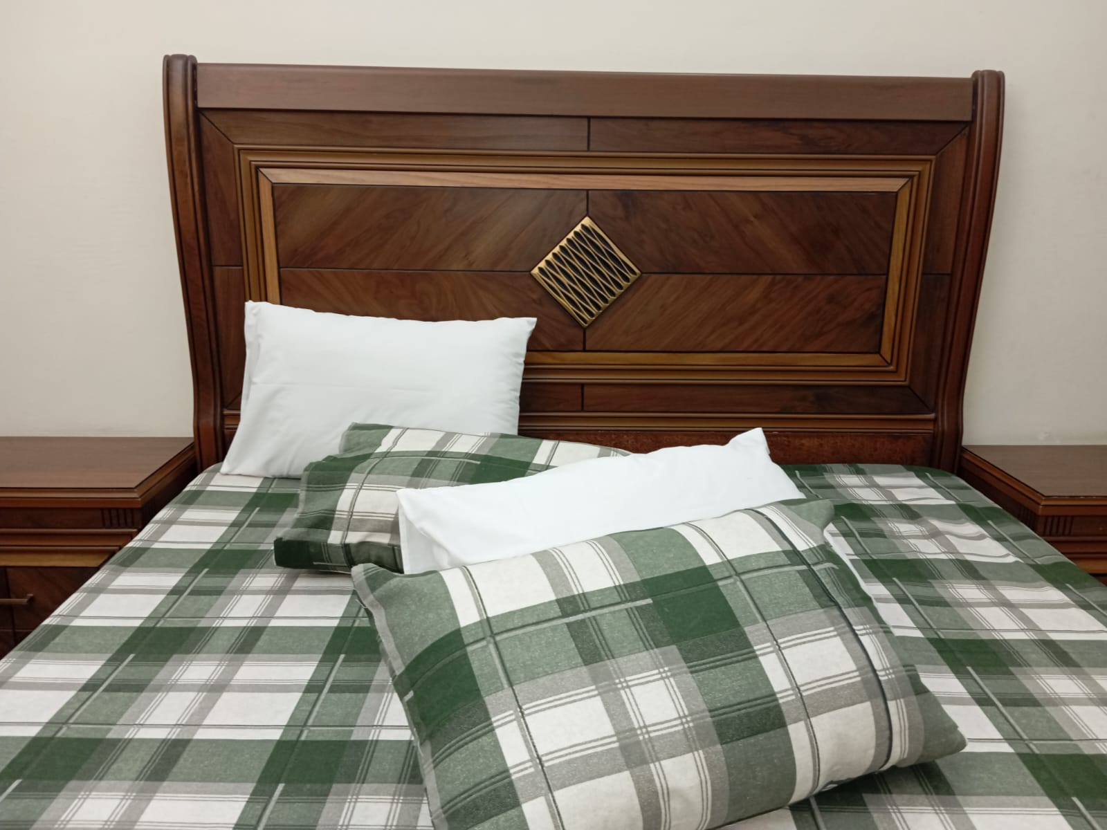 Classic Checkered Bedsheet - Wee Dainty