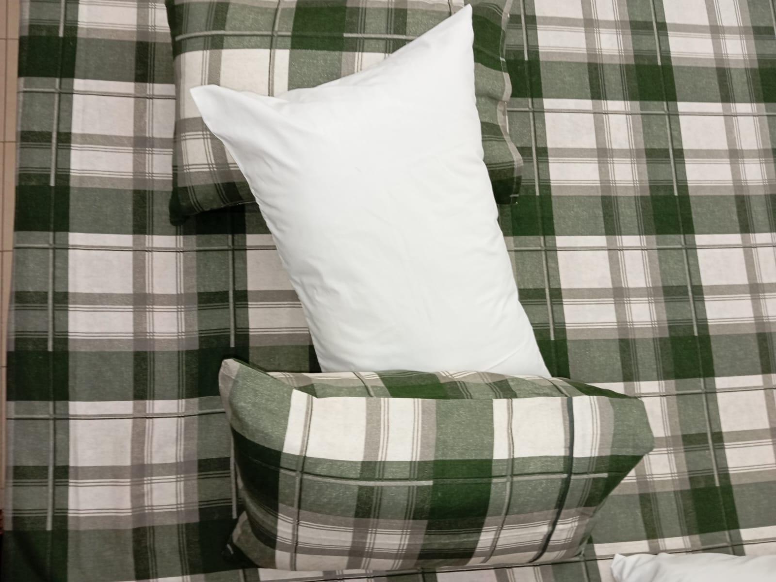 Classic Checkered Bedsheet - Wee Dainty