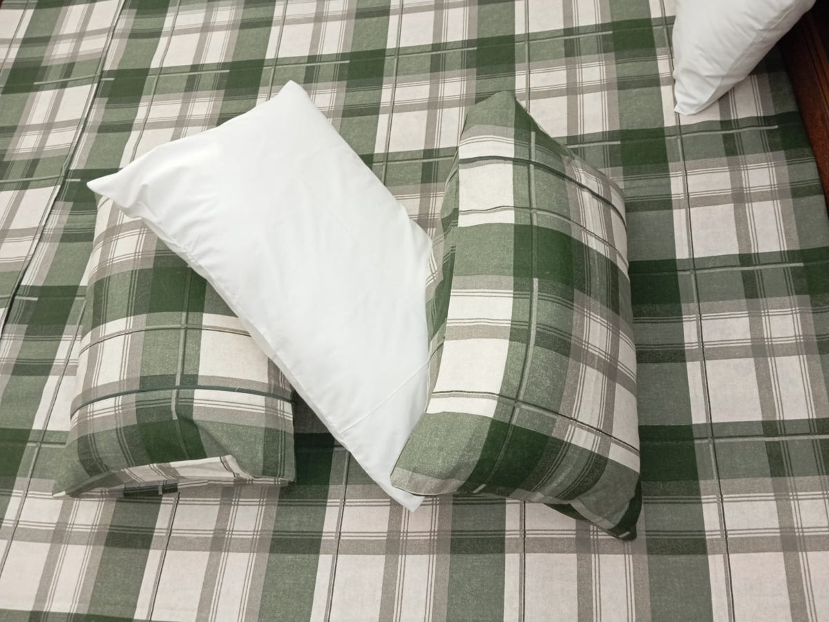 Classic Checkered Bedsheet - Wee Dainty
