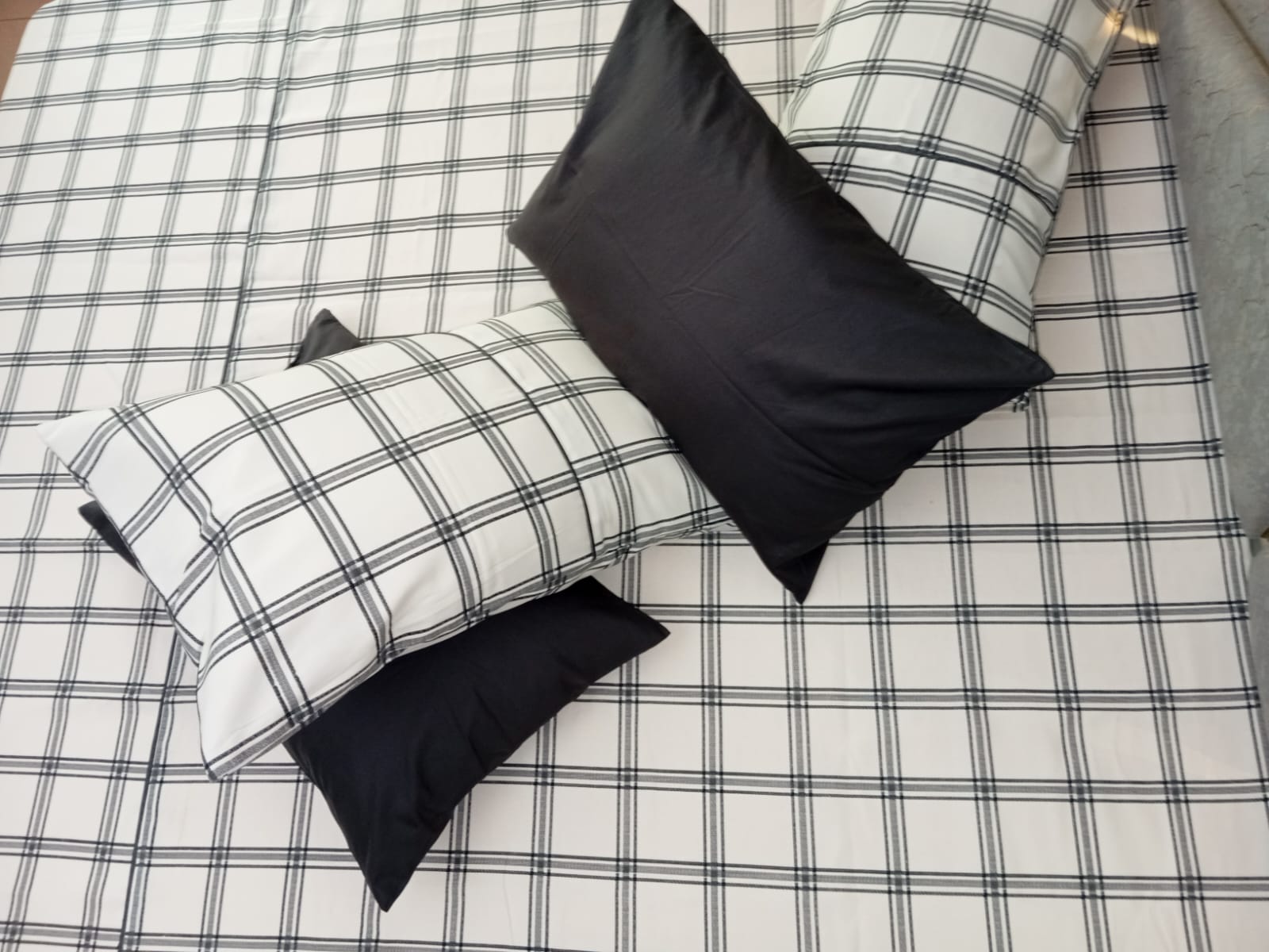 Monochrome Gird Bedshee - Wee Dainty